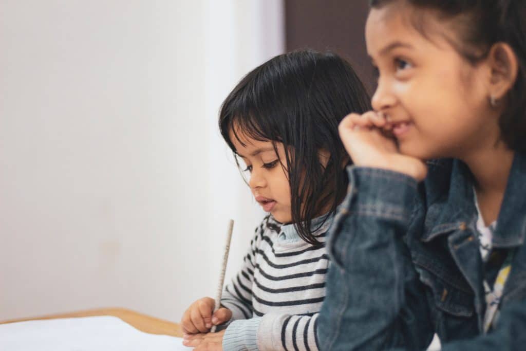 how to improve working memory 2 little girls learning